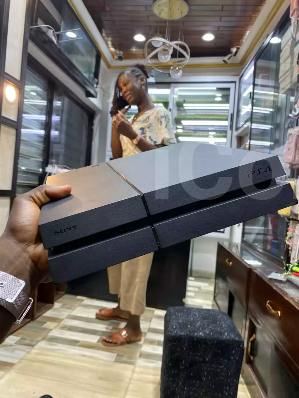 Playstation 4 standard - Sony PlayStation 4 - Yaounde 2