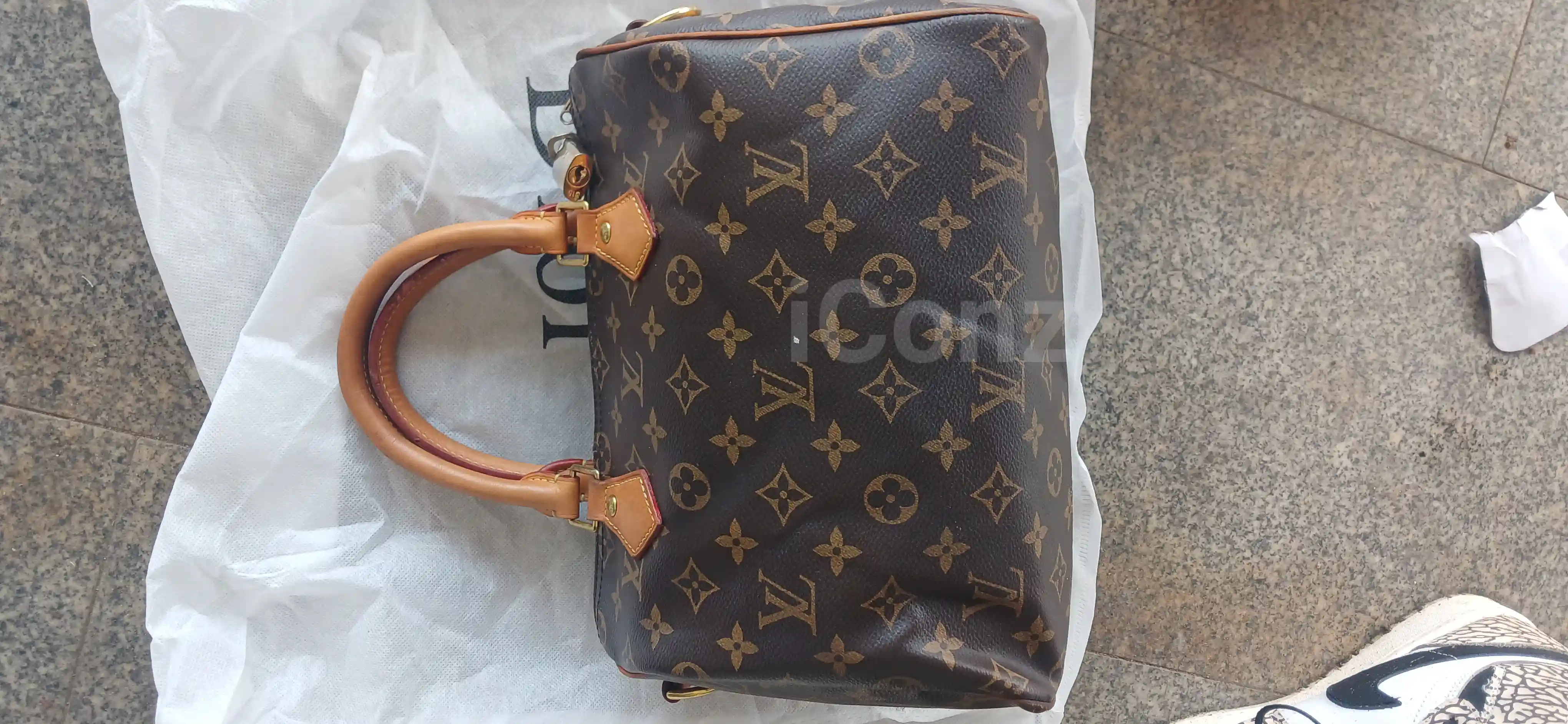 Sac a main louis vuitton spidi - Handbags - Douala 2