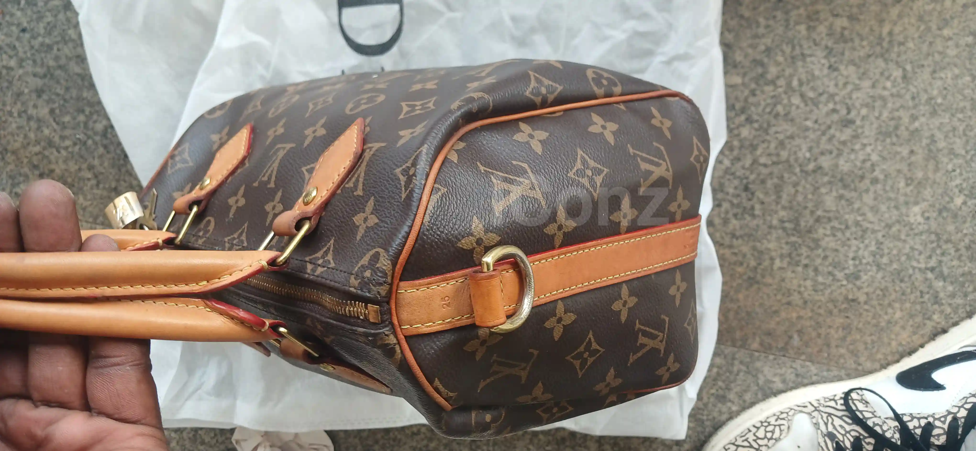 Sac a main louis vuitton spidi - Handbags - Douala 3