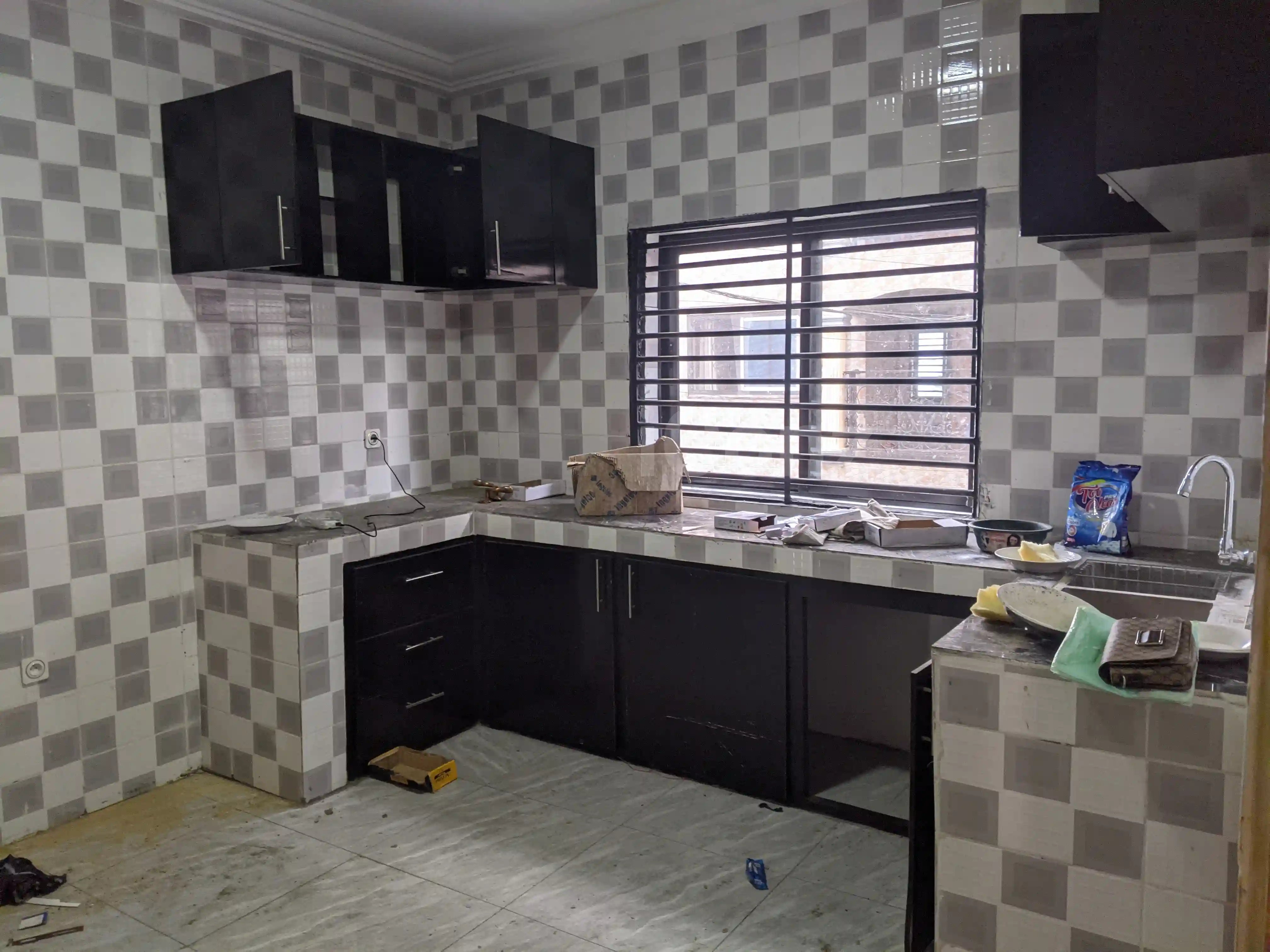 LUXURY THEMED 2B/3T APARTMENT - Apartment - Buea 3