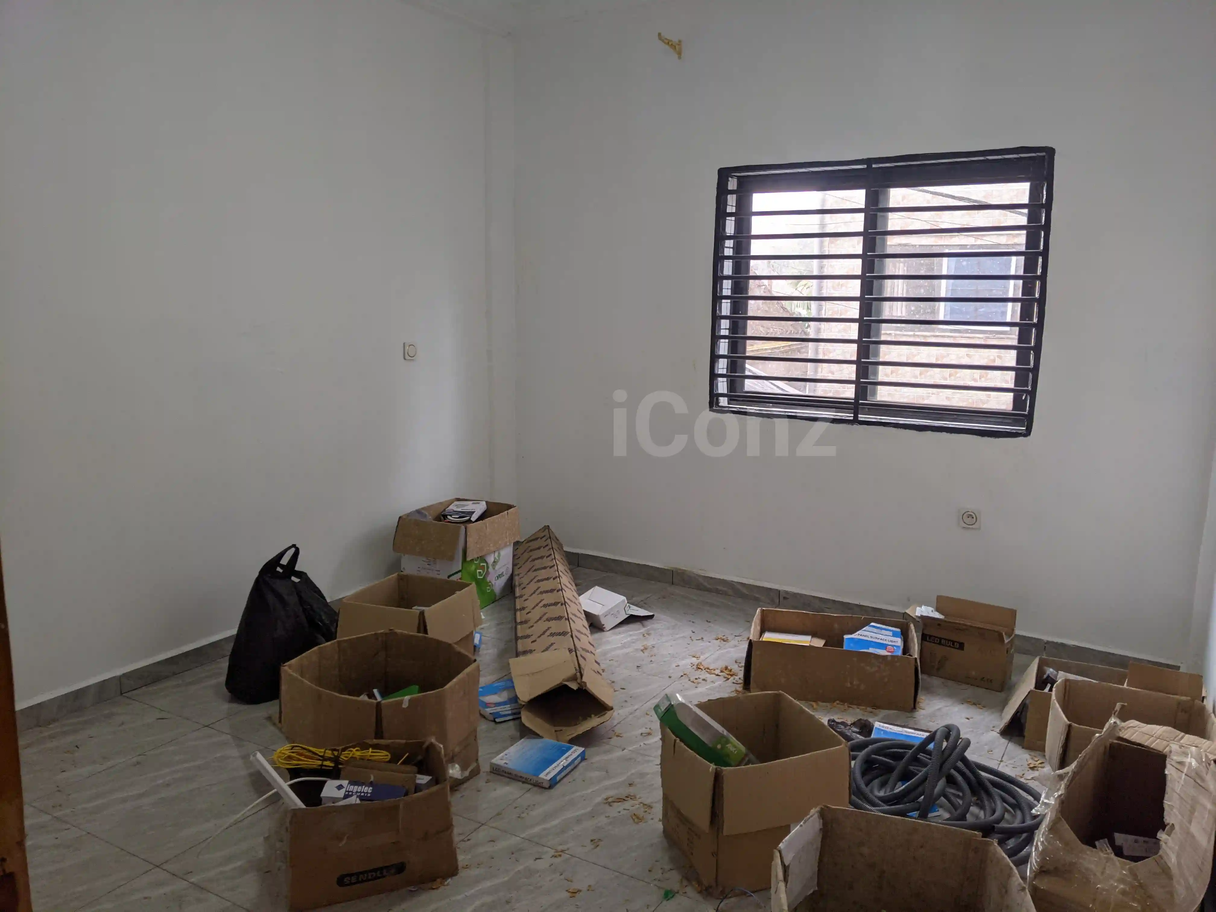 LUXURY THEMED 2B/3T APARTMENT - Apartment - Buea 4