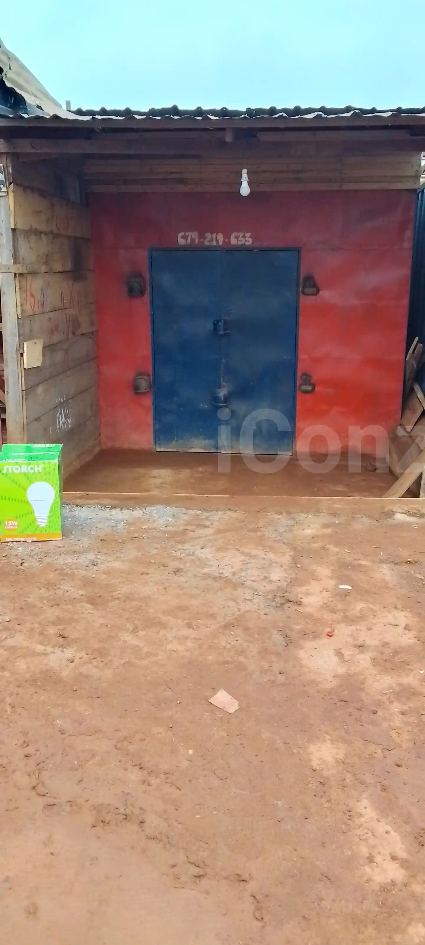 Magasin de conteneurs. - Shop - Yaounde 2