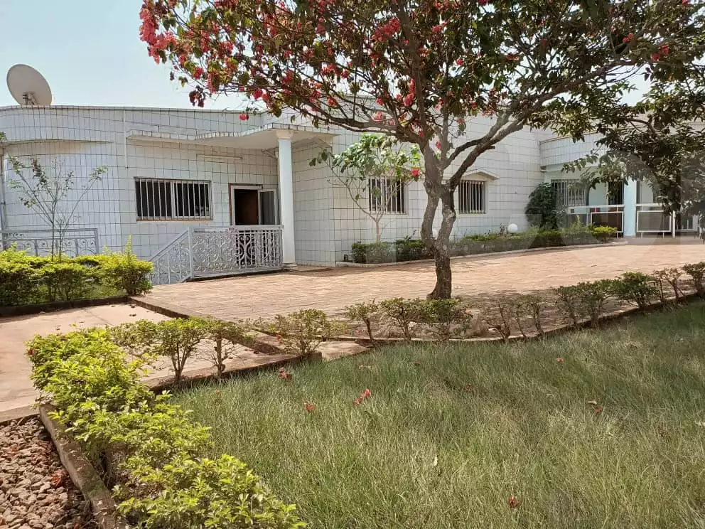 VILLA À VENDRE À NGOUSSO - House - Yaounde 4