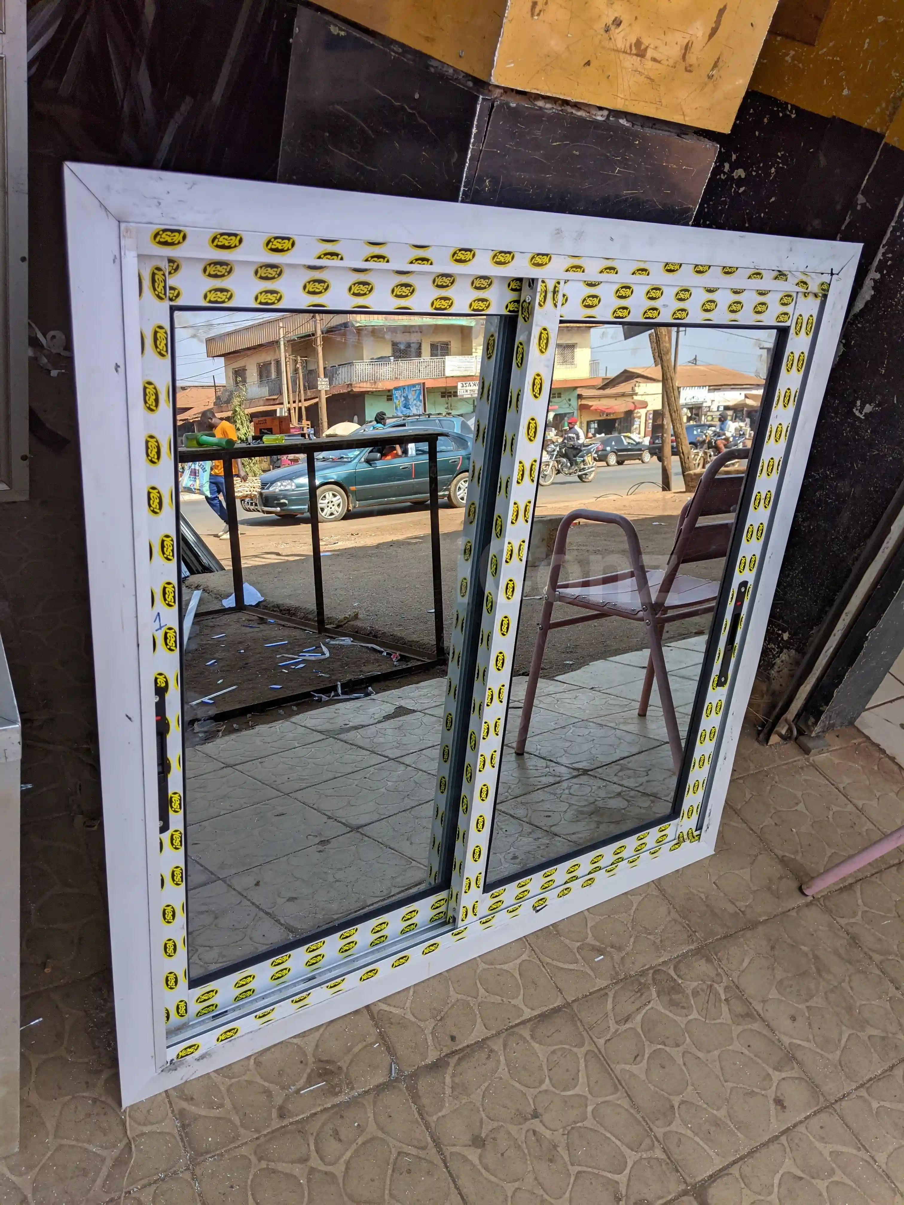 Fenêtres en aluminium - Standard - Bafoussam 3