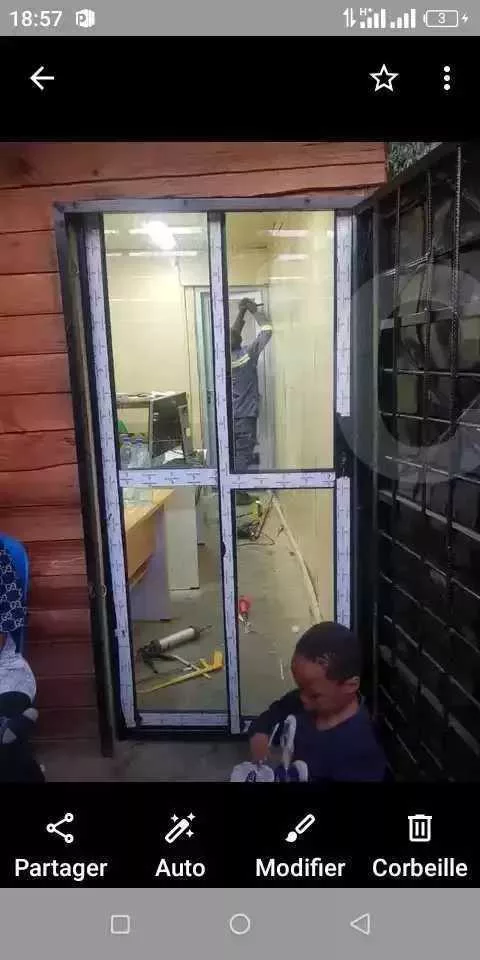 Minisérie aluminium - Double Door - Douala 2