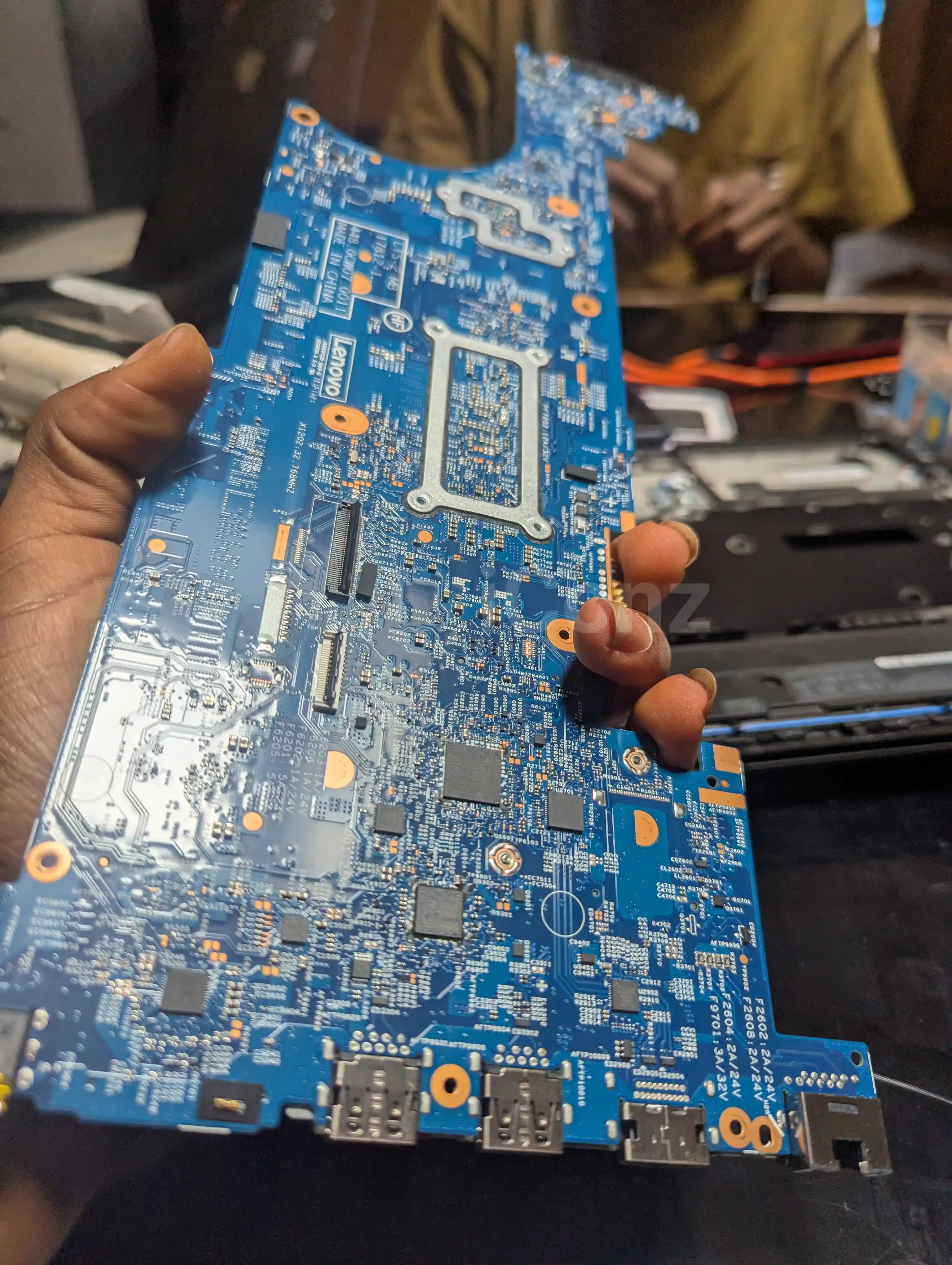 Phone's, TV's, speakers ex. - Bamenda 4