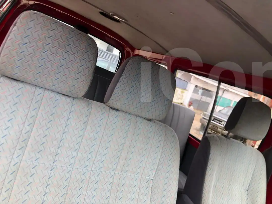 Hiace, 19places - Toyota - Douala 4