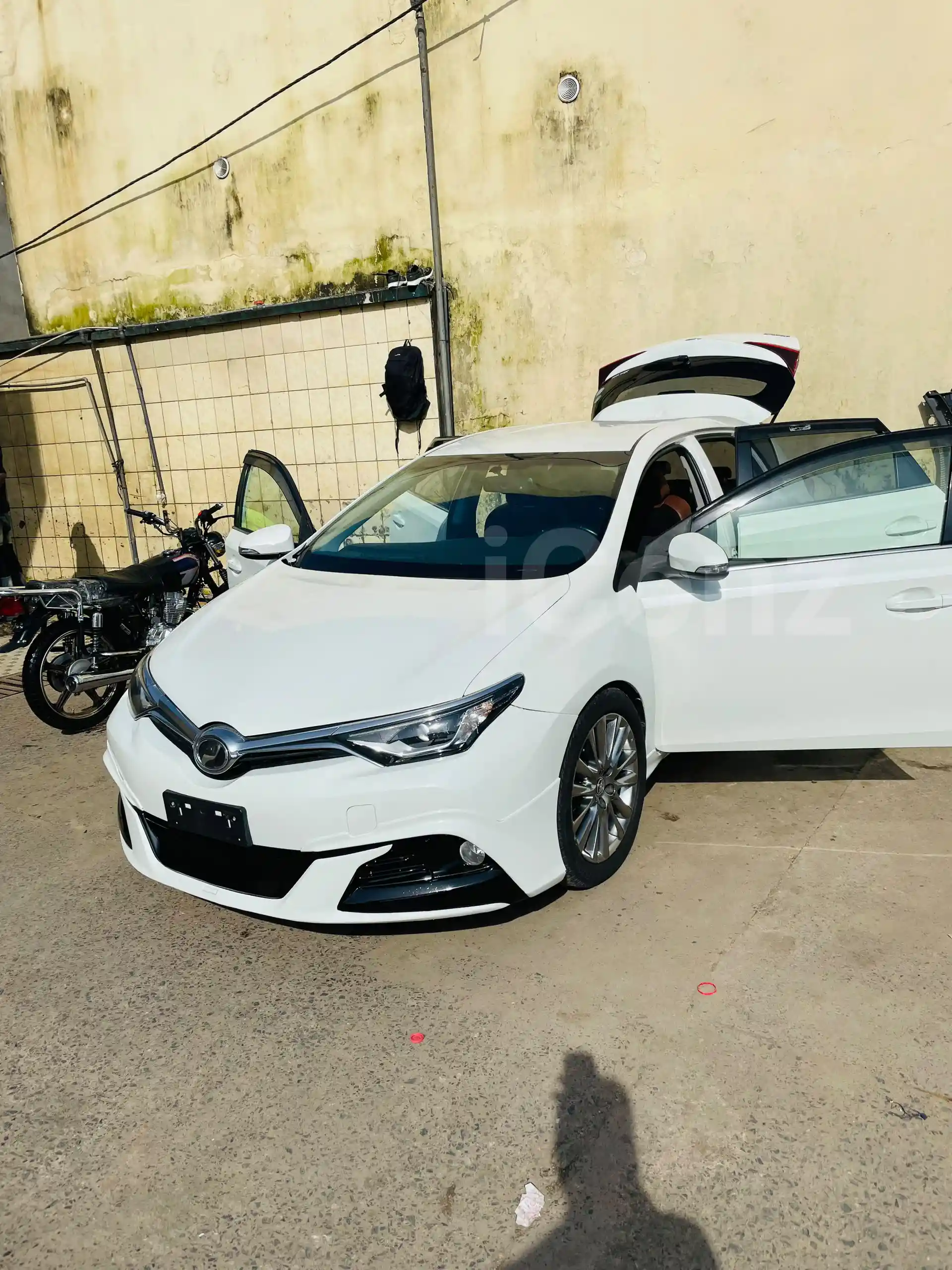 Toyota  auris - Toyota - Douala 3