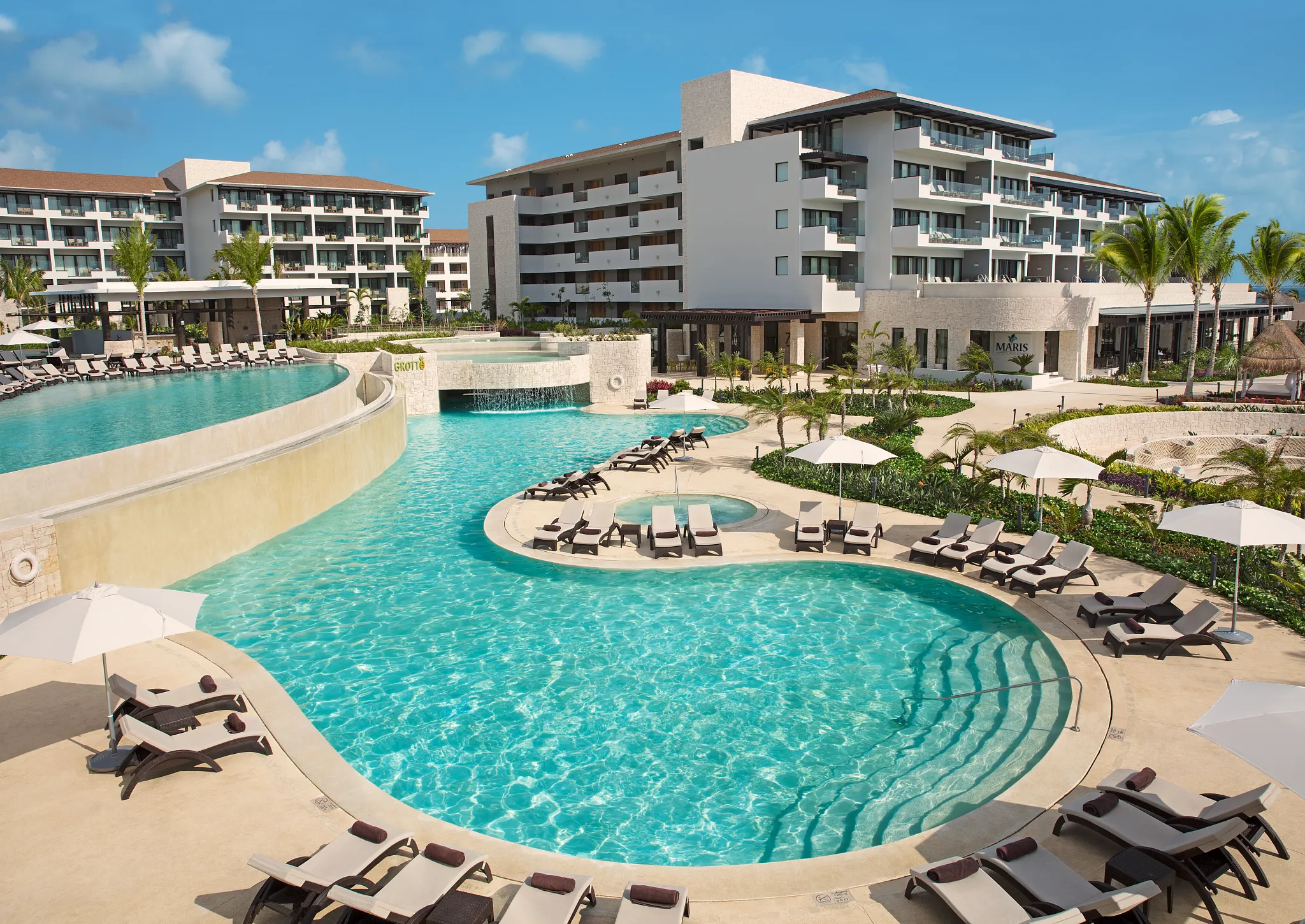 The Grotto pool at Dreams Playa Mujeres