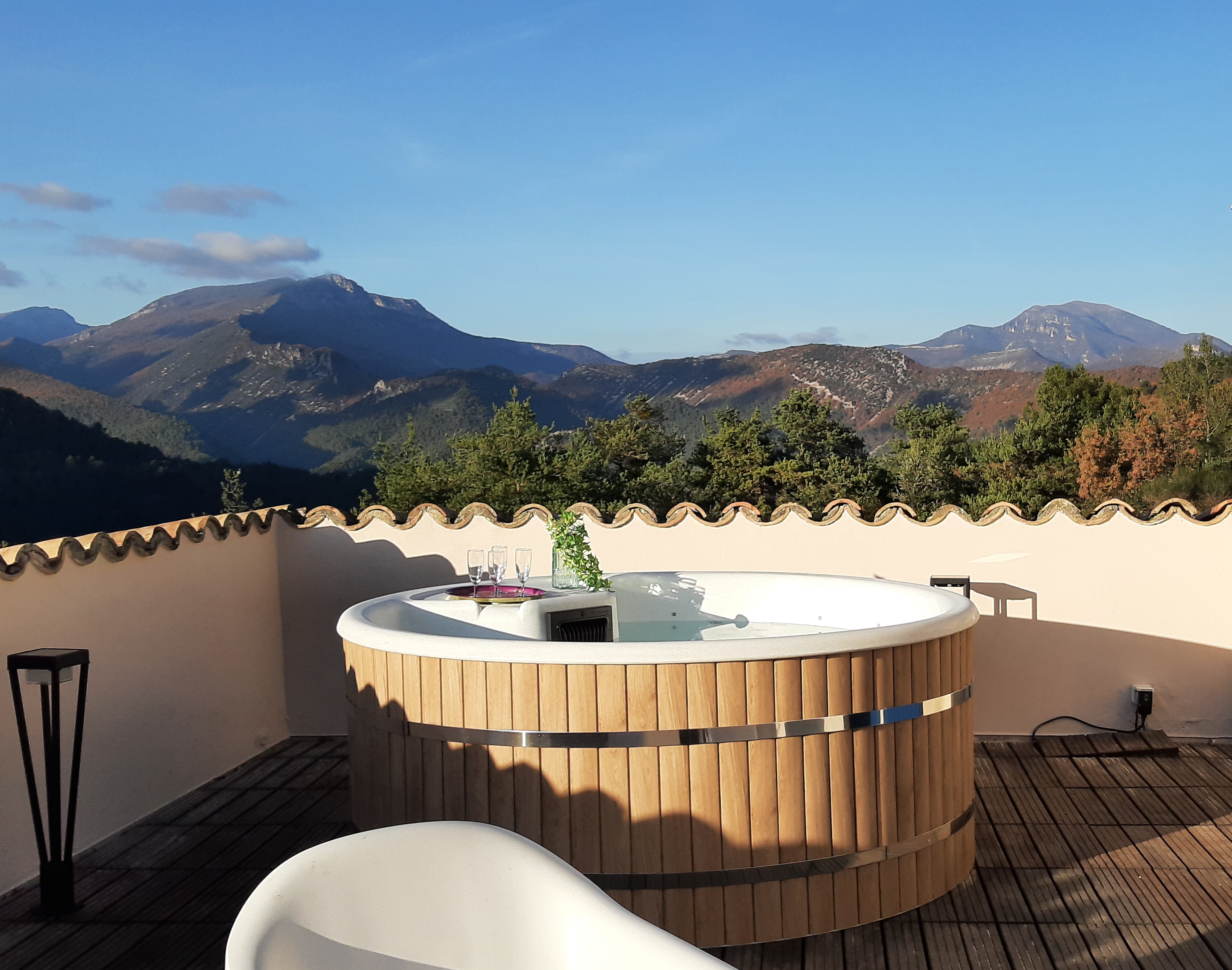 VILLA en Pleine nature avec Piscine et spa en Drôme Provençale : photo 2 de l’hébergement