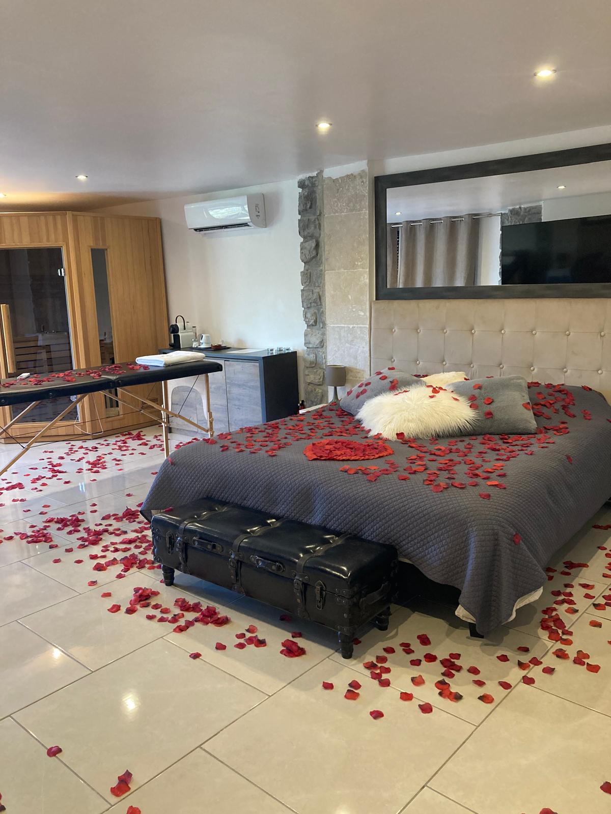 Love room Suite Charlène : photo 3 de l’hébergement