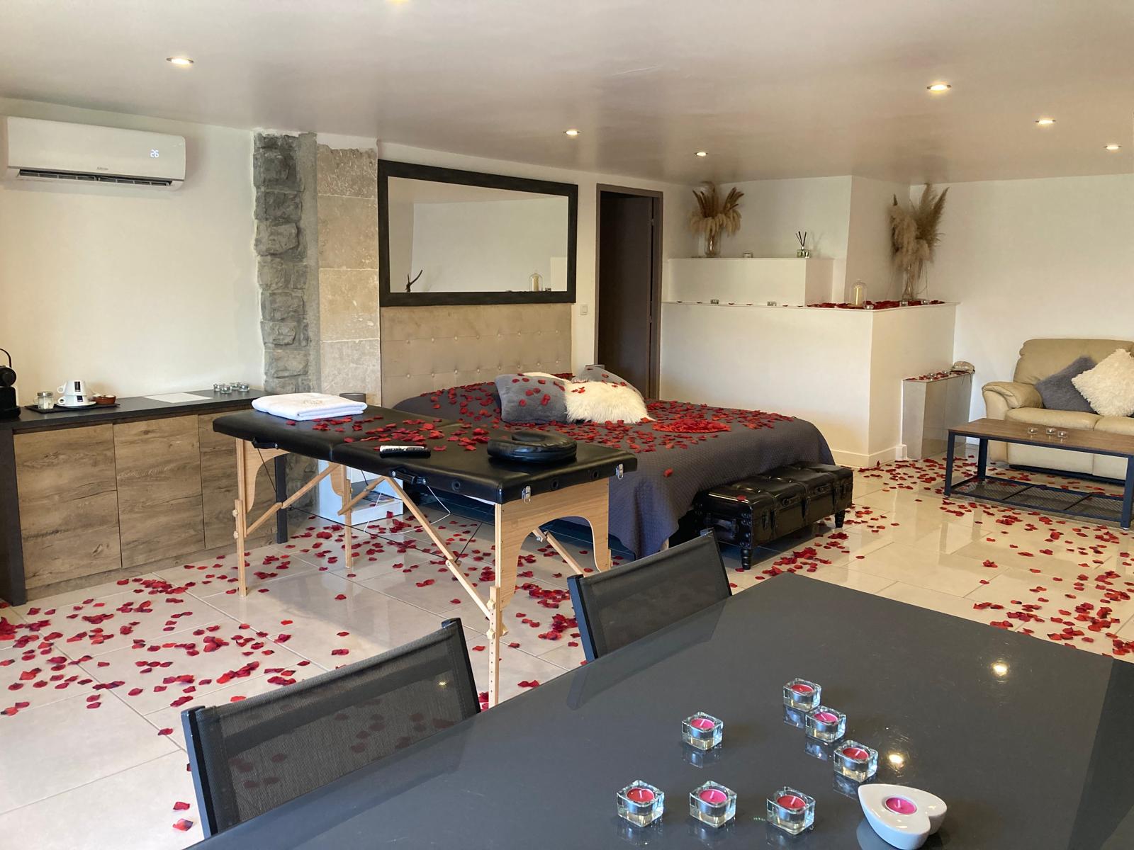 Love room Suite Charlène : photo 4 de l’hébergement