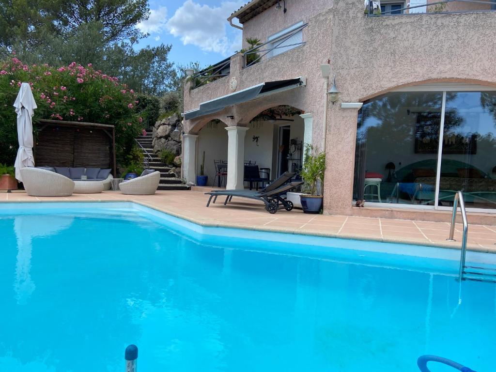 VILLA MARILIS photo 7