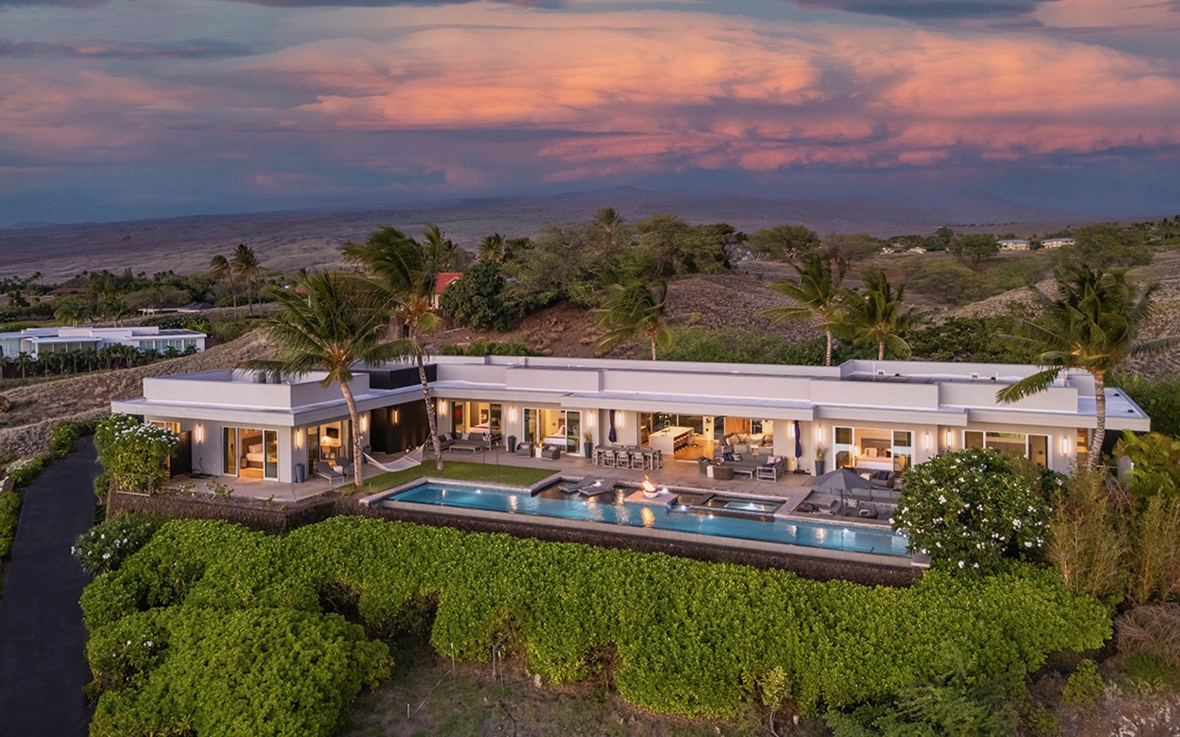 Luxury Hawaii 5-bedroom Home with Private 22m Pool & Sweeping Ocean Views
