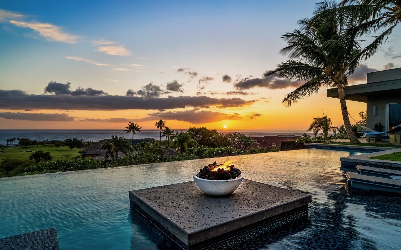 Luxury Hawaii 5-bedroom Home with Private 22m Pool & Sweeping Ocean Views photo 4