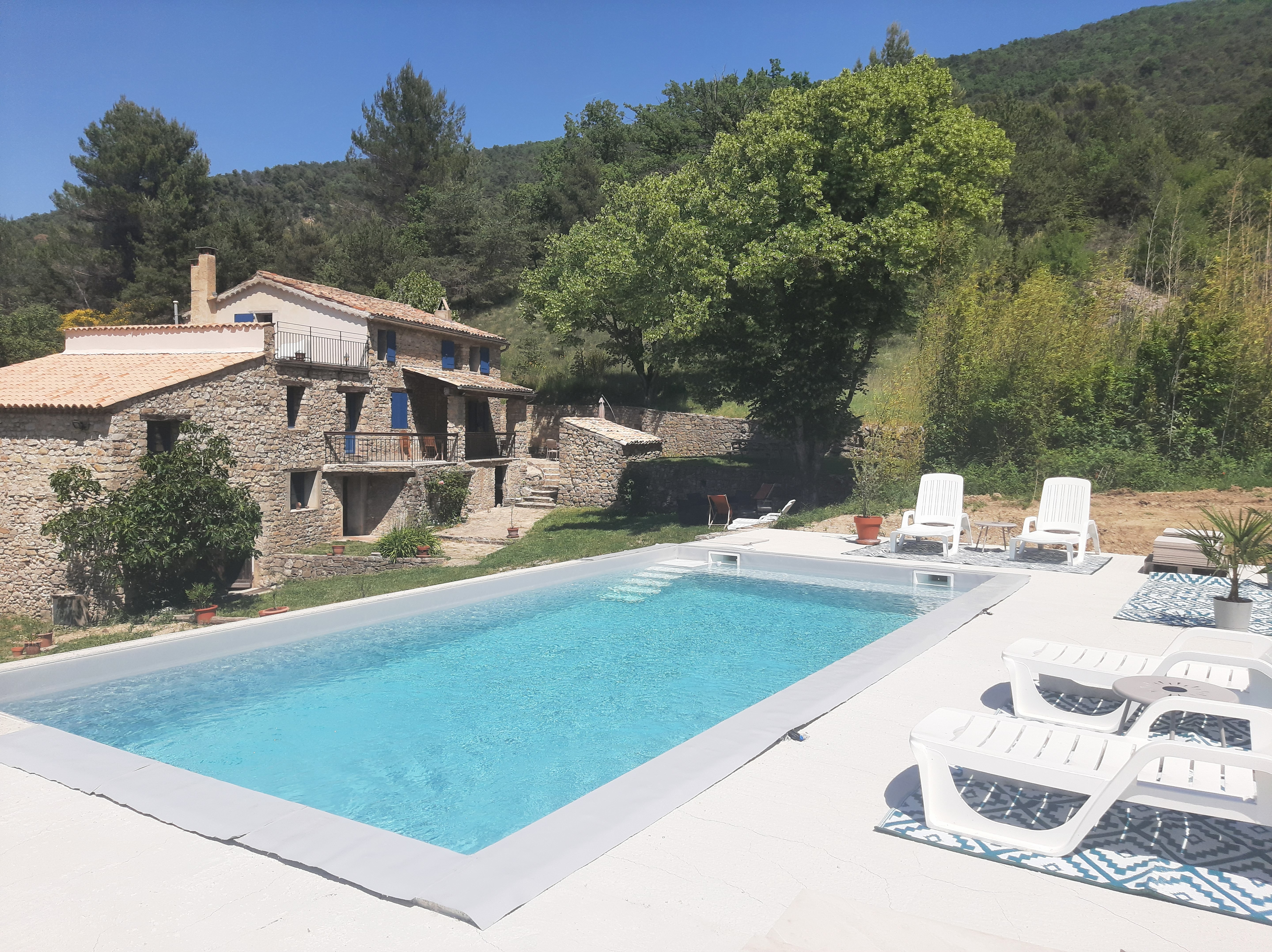 villa en pleine nature, piscine et spa privés, en Drôme Provençale photo 3