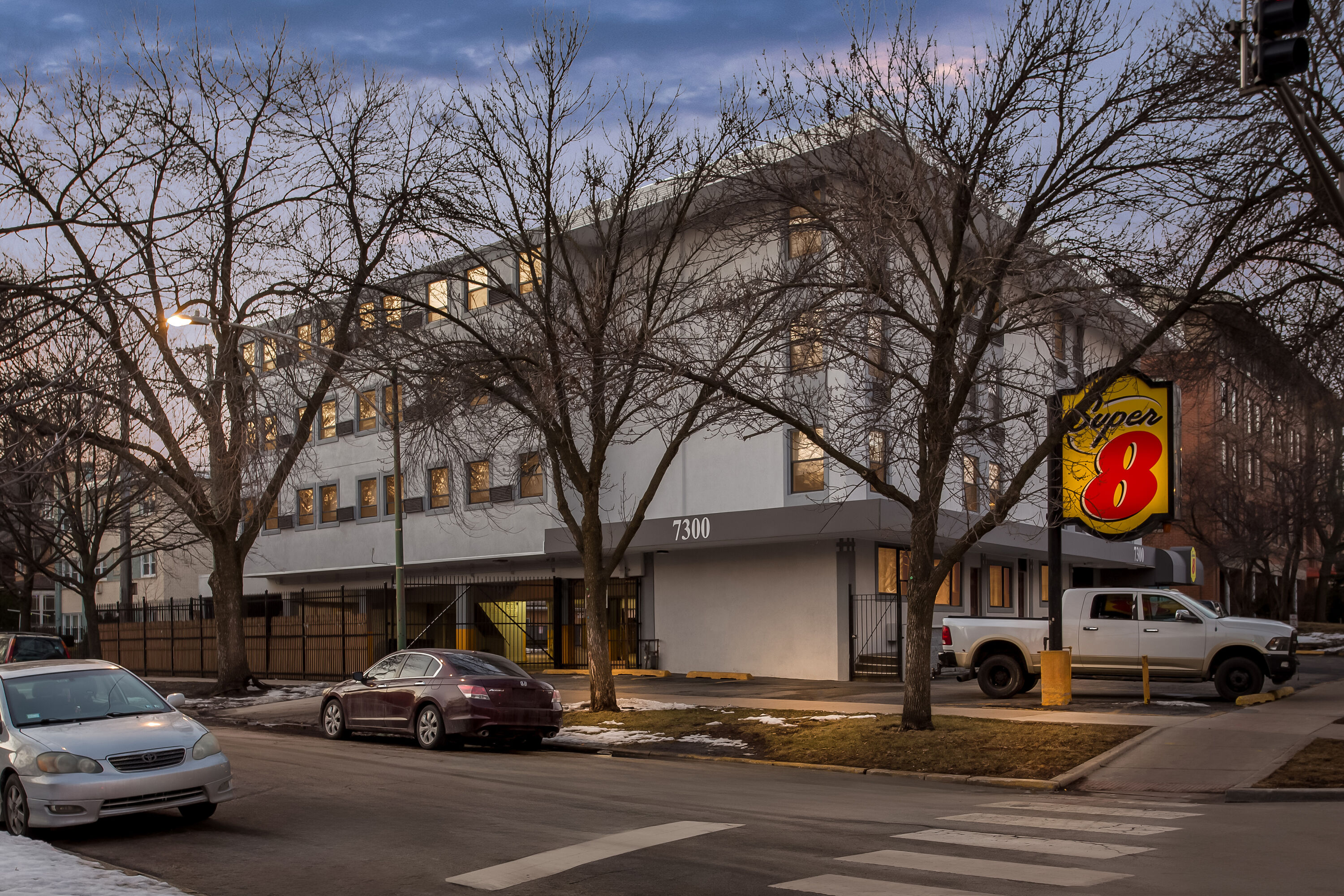 Super 8 by Wyndham Chicago photo 2