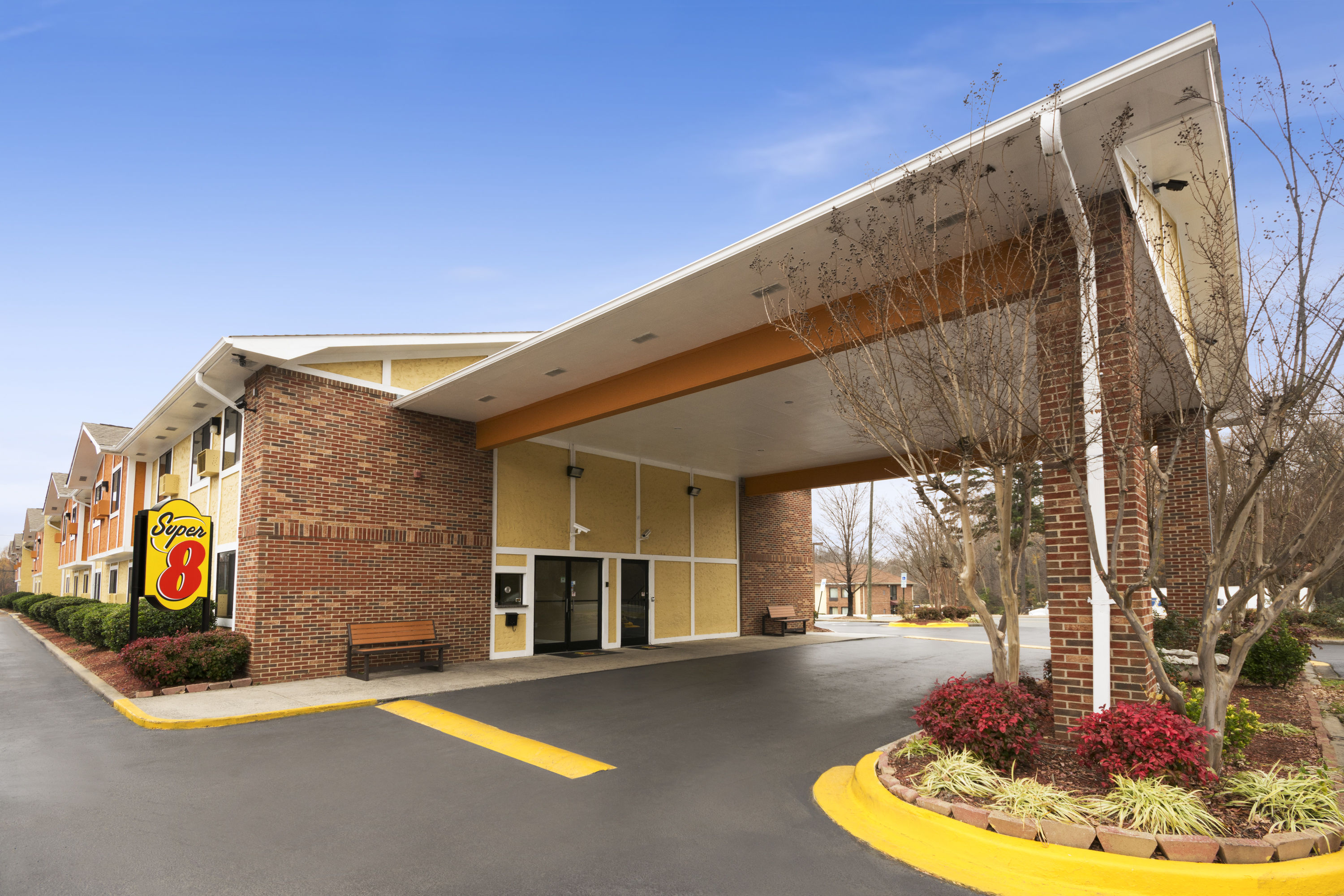 Super 8 by Wyndham Charlotte University