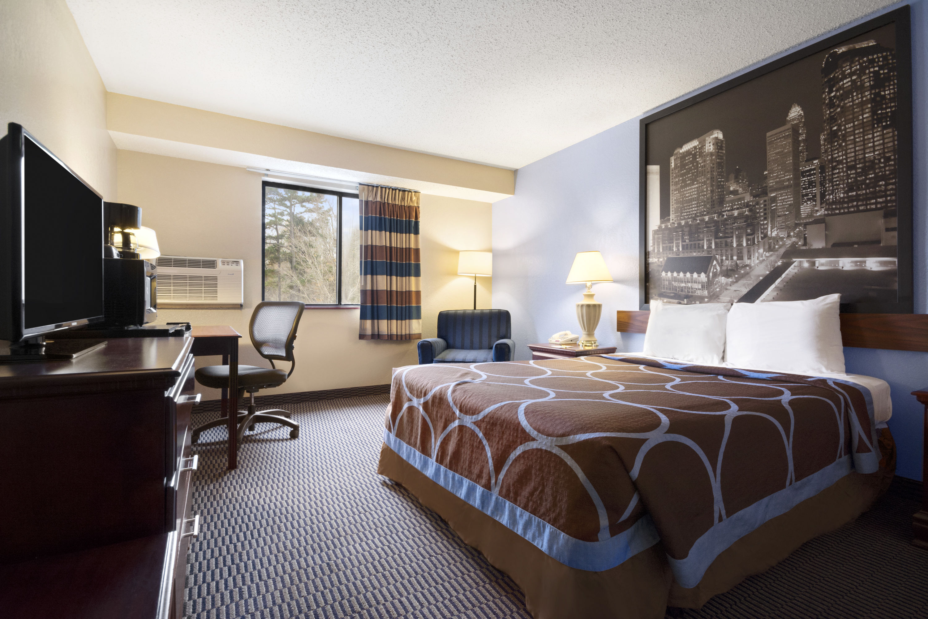 Super 8 by Wyndham Charlotte University photo 3