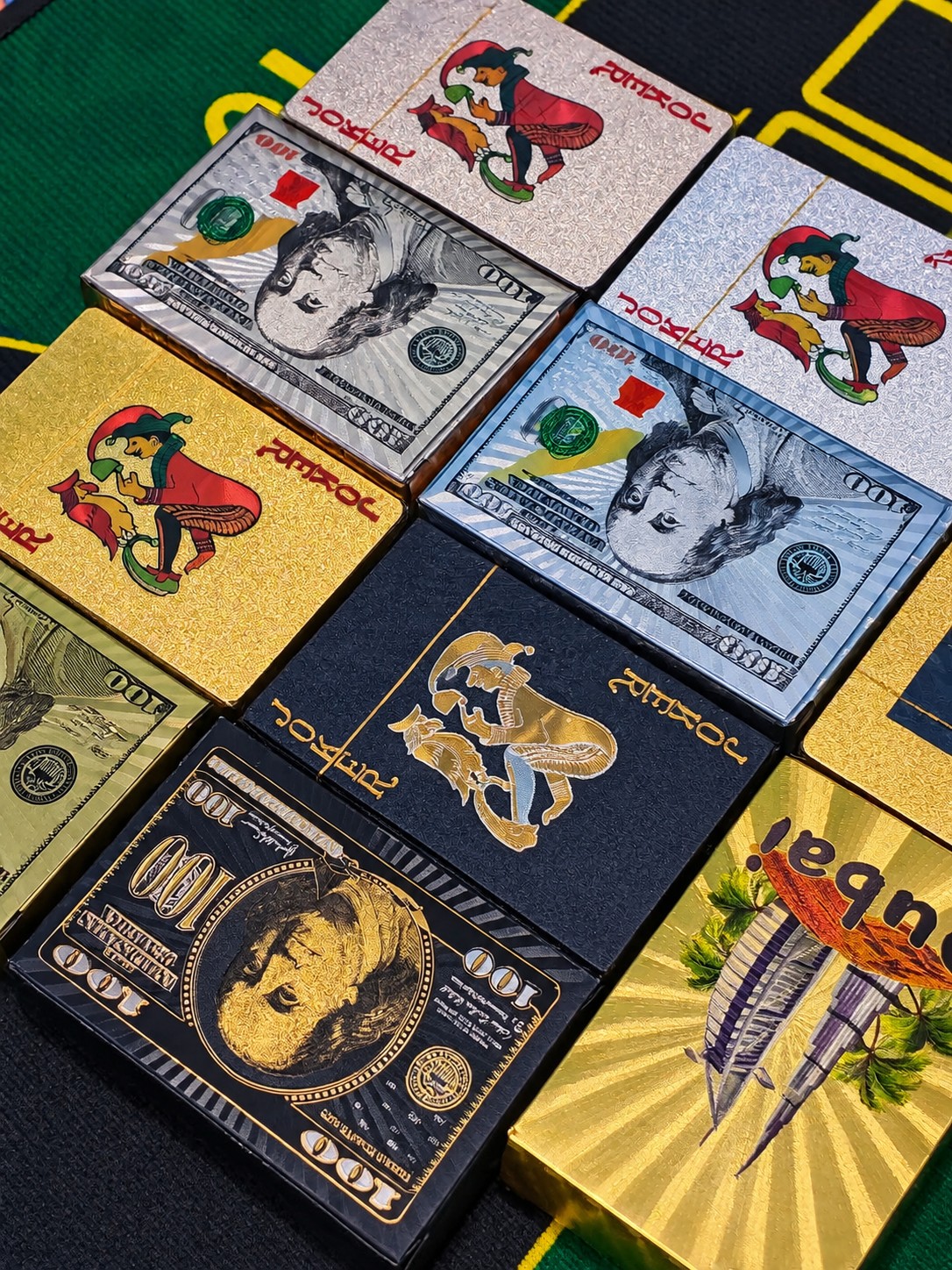 Luxury Foil Plastic Playing Cards - Image 1