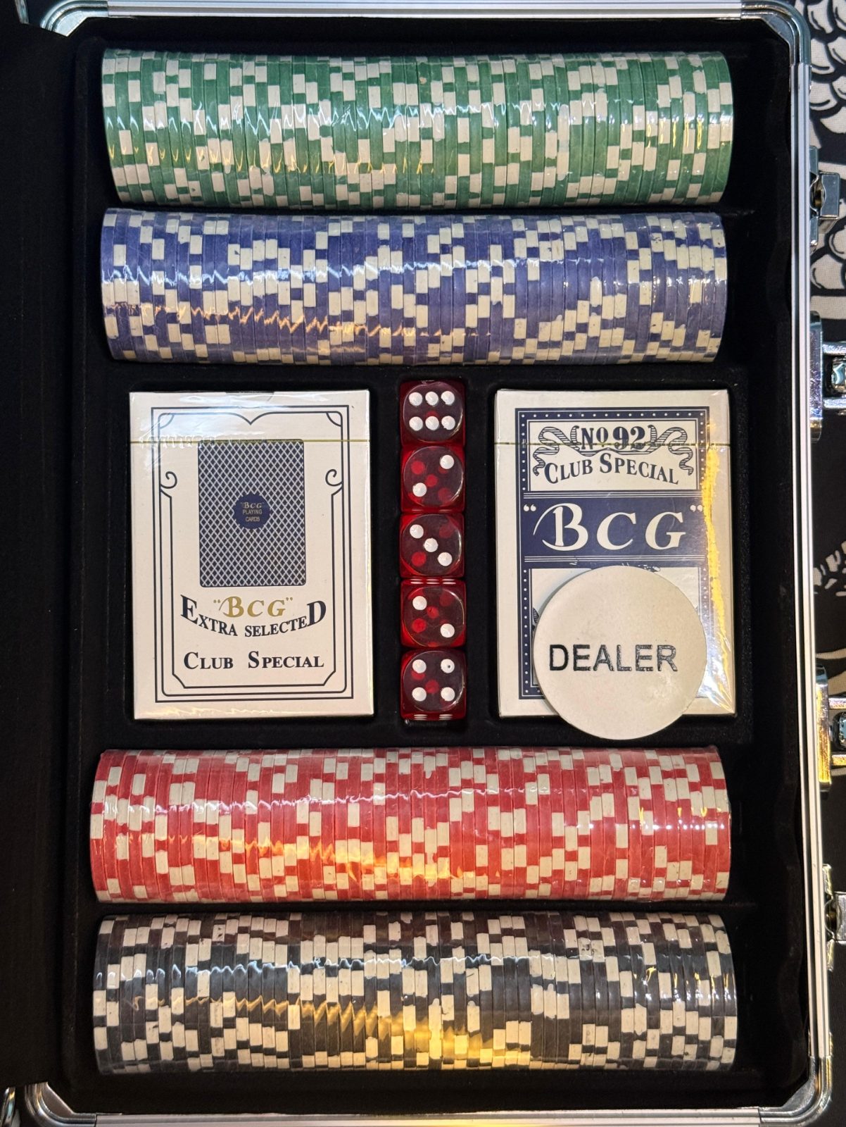 Holographic - 200 Poker Chips Briefcase 2