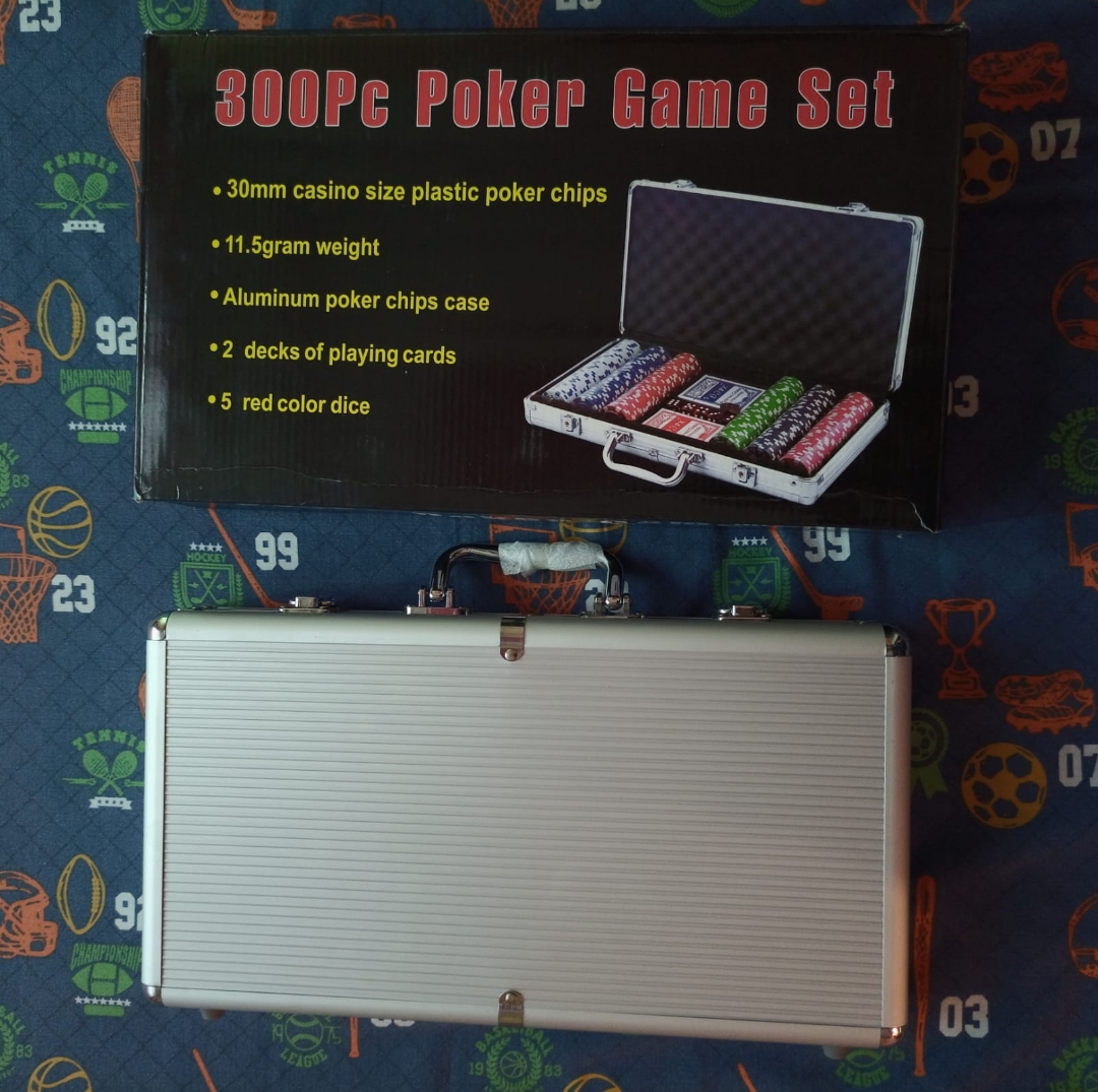 Holographic - 300 Poker Chips Briefcase 4