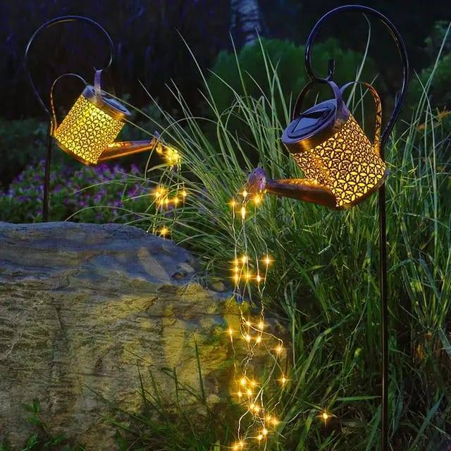 REGADERA DECORATIVA SOLAR CON EFECTO CASCADA DE LUCES