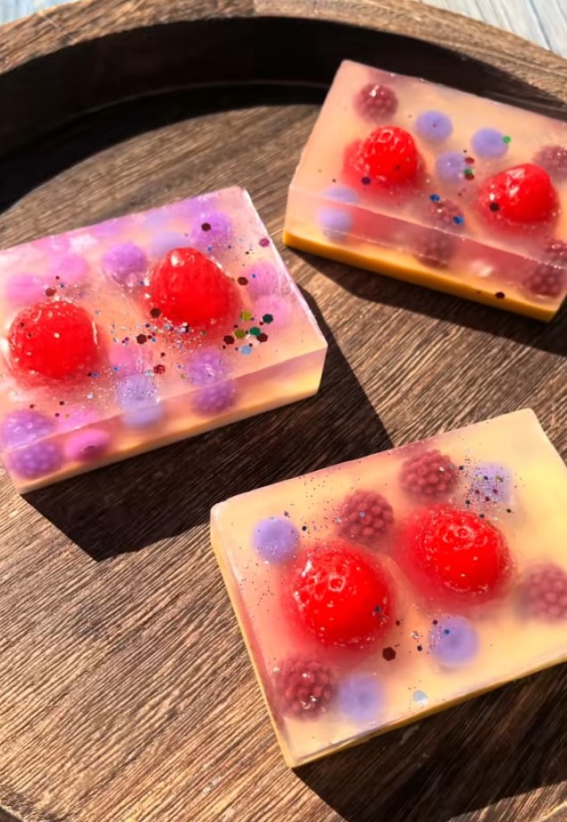 SOAP WITH DESIGNS/ JABÓN CON DISEÑOS