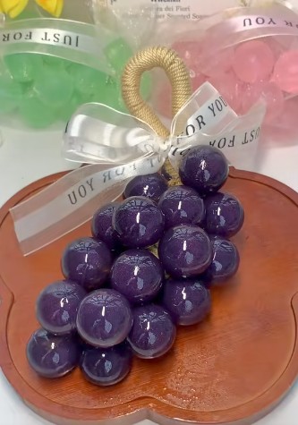 GRAPE SOAP/ JABÓN DE UVAS