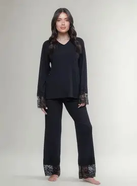 7451. Pijama encaje 