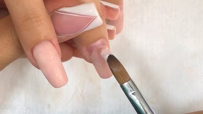 Retoque de uñas acrílicas 