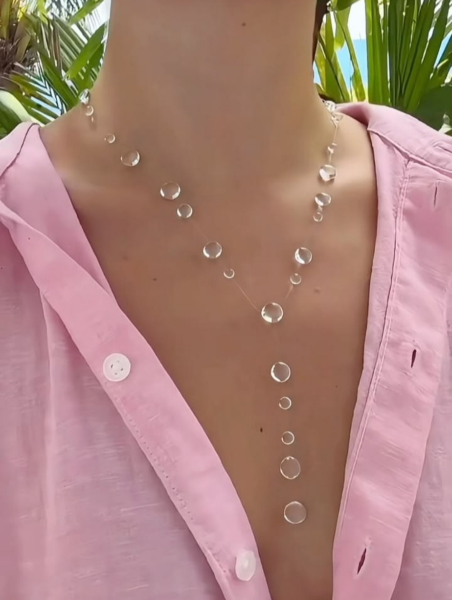 Collana artigianale con gocce di resina trasparente 