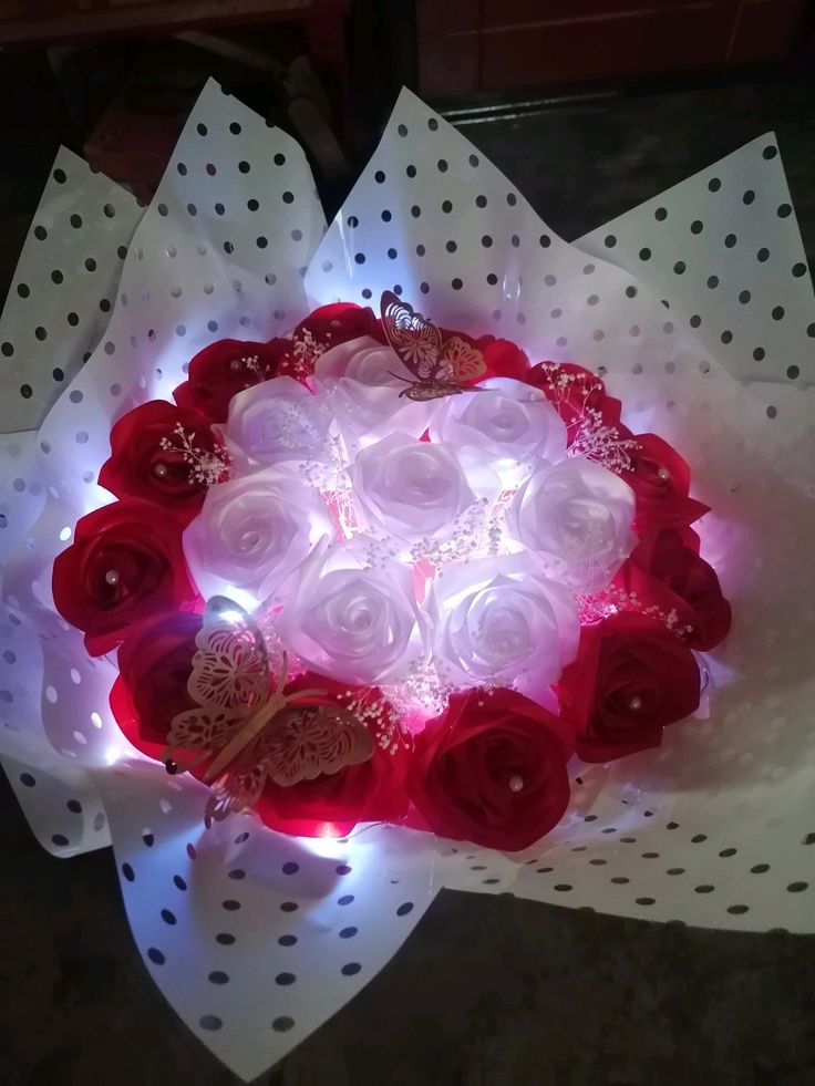 Ramo buchón de rosas eternas  - Image 1