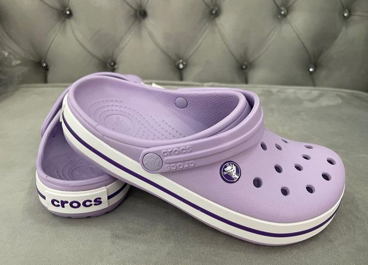 crocs