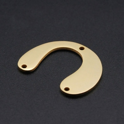 Charm de acero inoxidable arqueados chapados en oro 24 mm x 19 mm