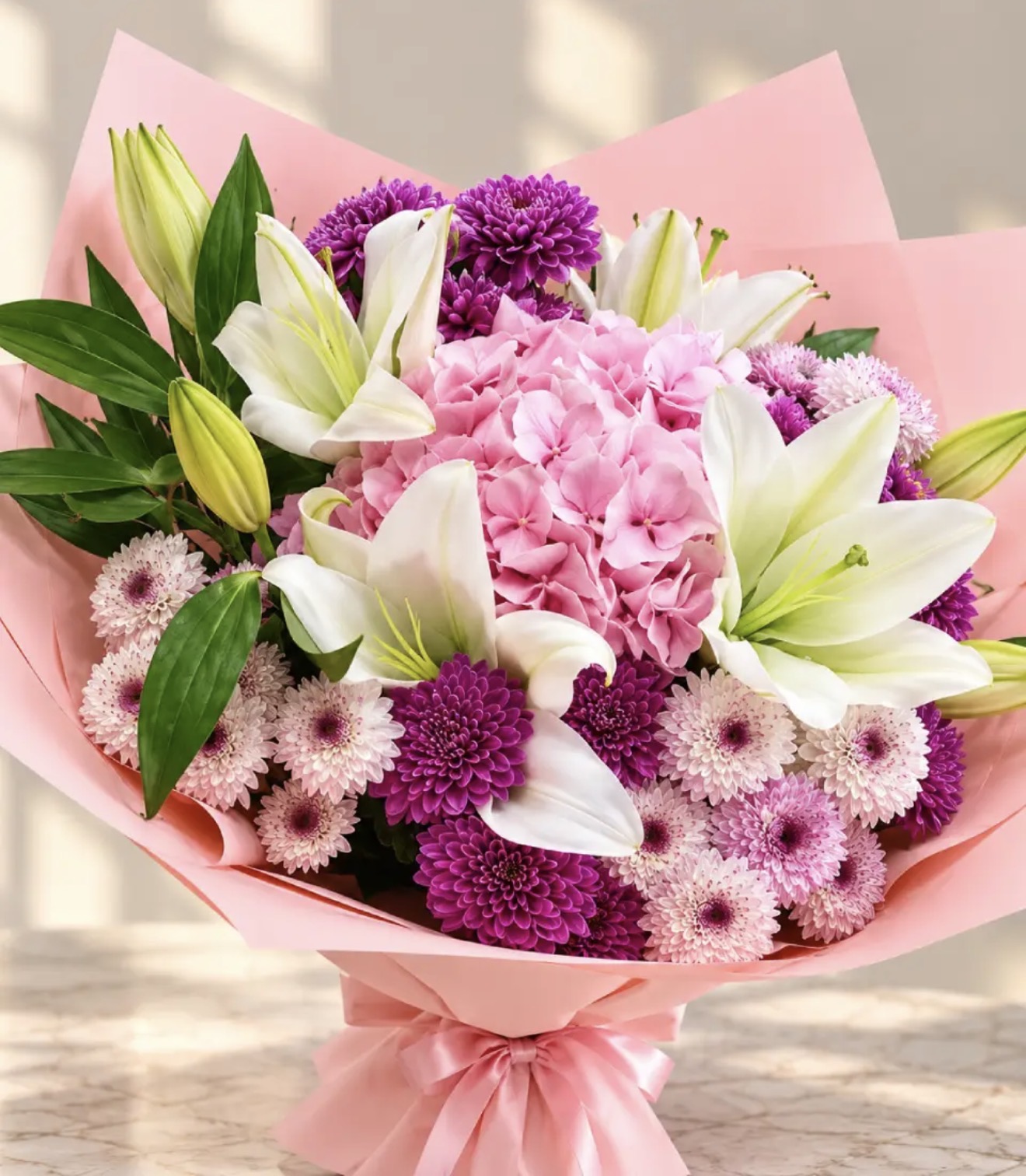 Bouquet Douceur Rosée - Lys Blancs, Hortensia & Chrysanthèmes