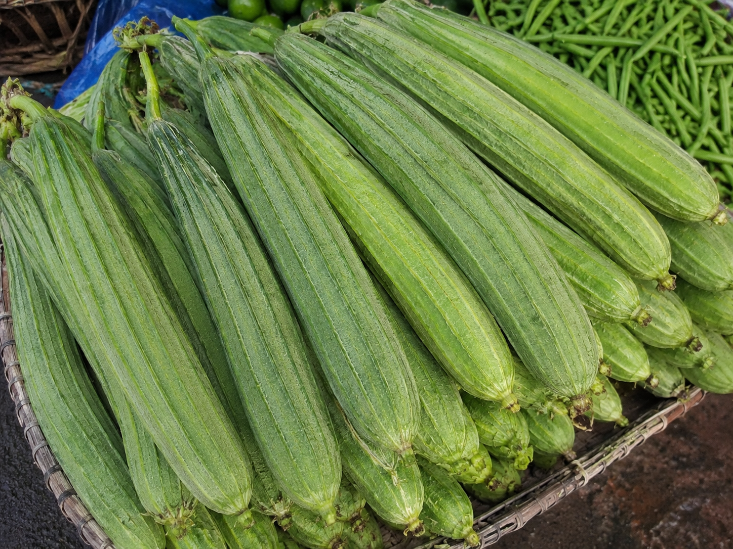Ridge Gourd (Taroi) 