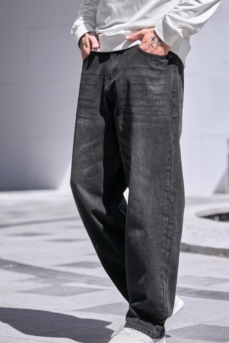MEN'S RELAXED LOOSE-FIT JEANS