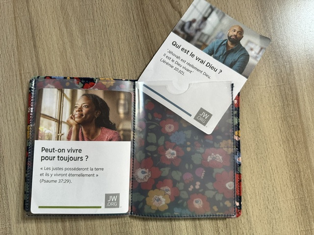 Pochette tracts à feuillets suedine marine 3