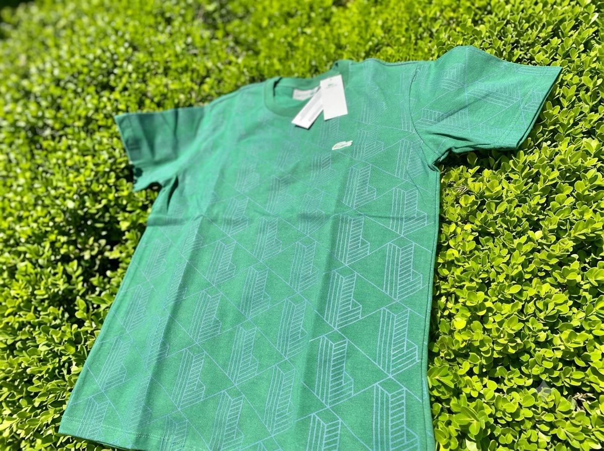 LACOSTE • Talla S amplia • Cuello redondo 2