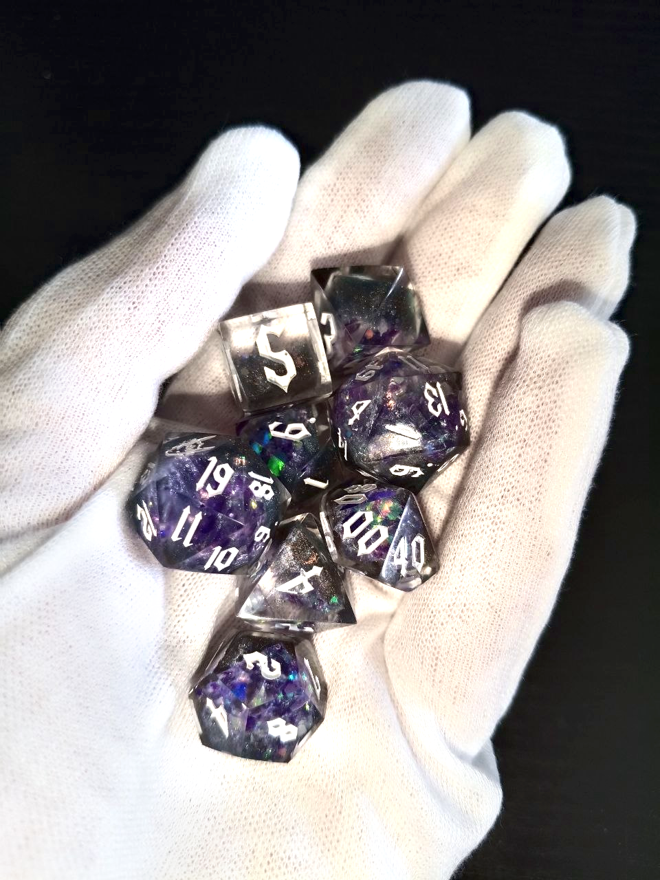 Gemstone shards: Amethyst 4