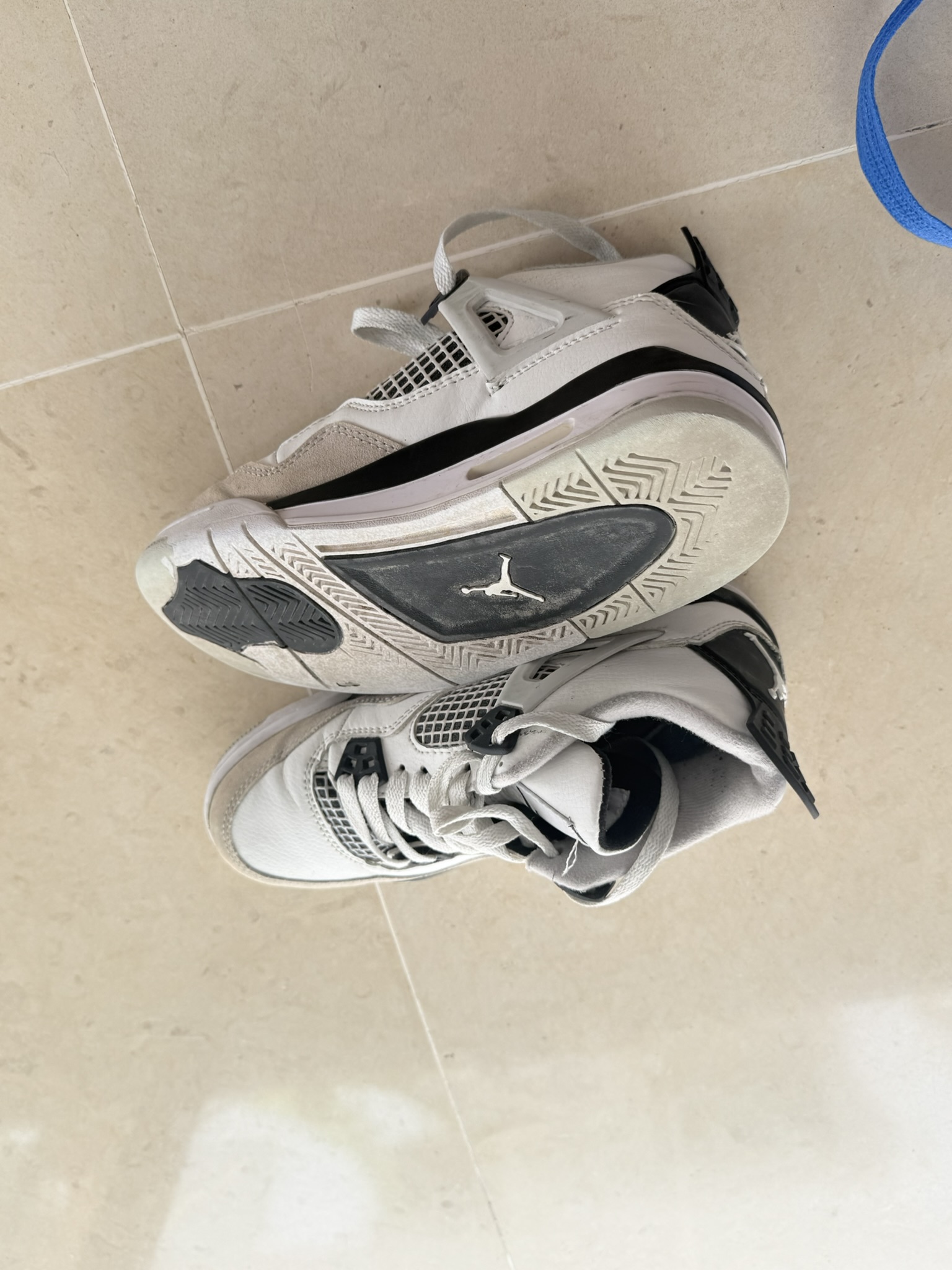 Nike Air Jordan 4 Retro – Blanc / Gris / Noir 2
