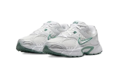 NIKE V5 RNR GREEN/WHITE 2