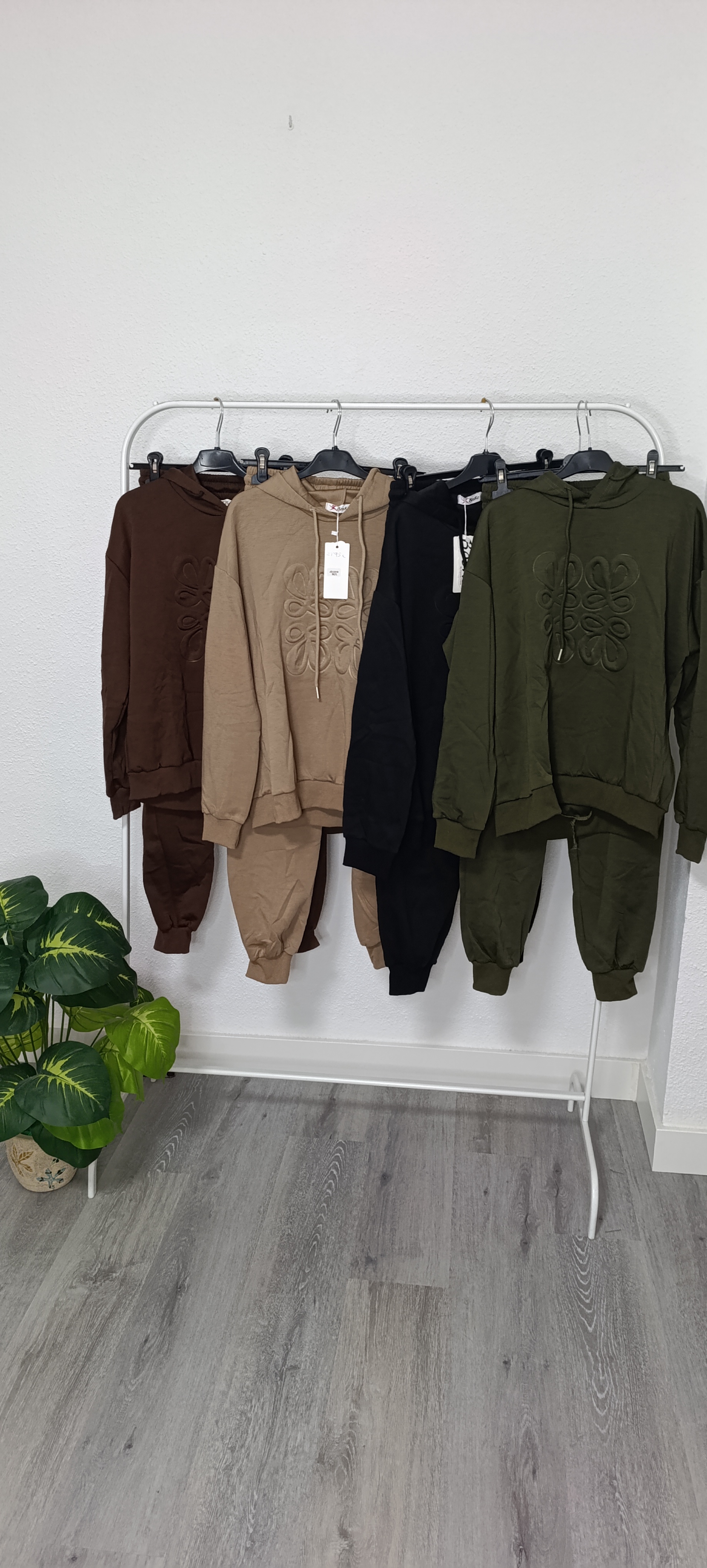 CHANDAL LOEWE 2