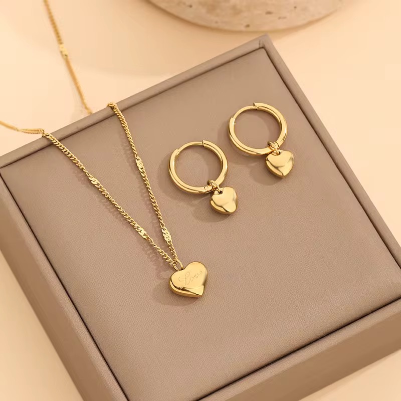 Nacklace and earings  3