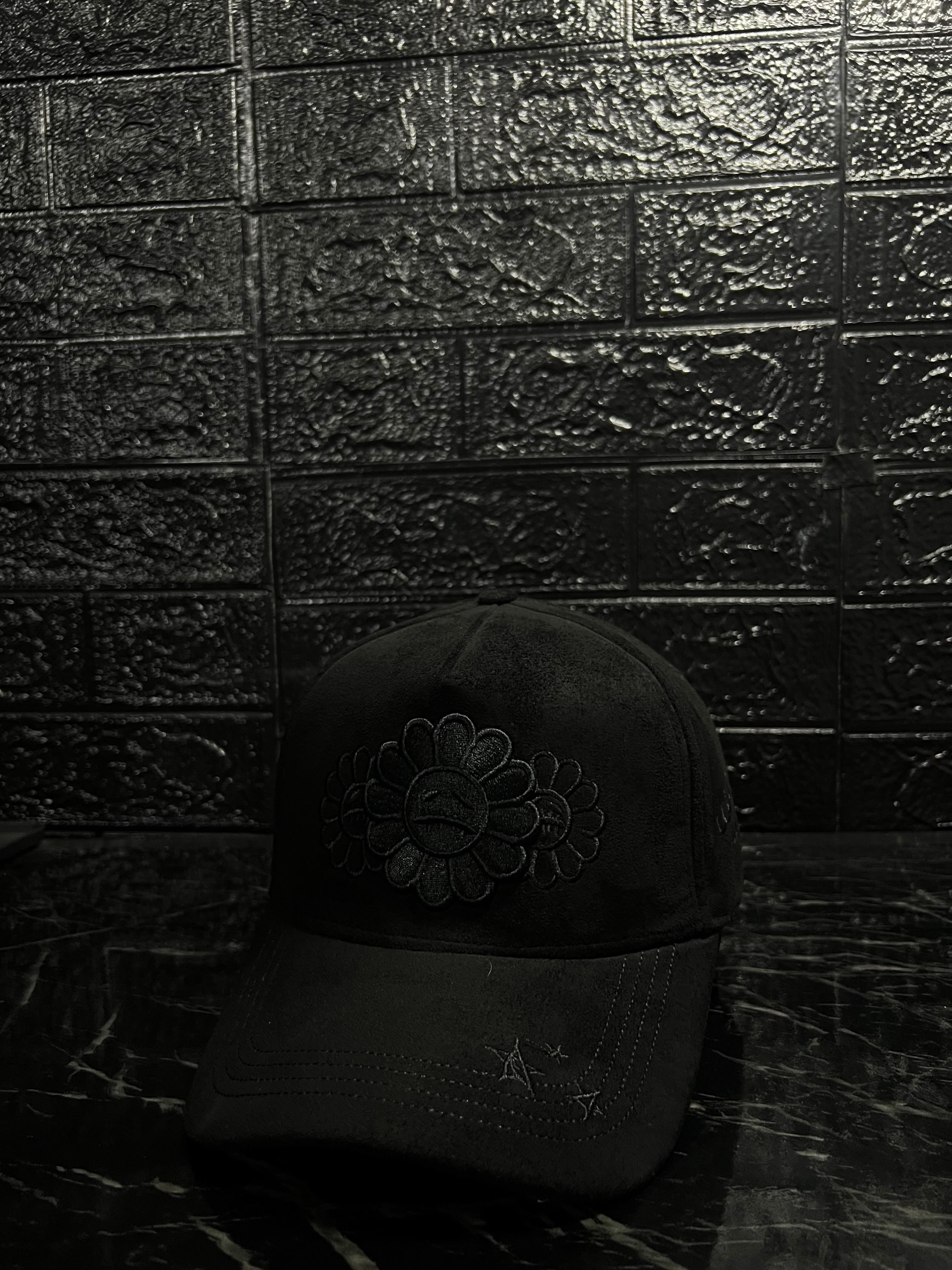 Muratravis Black  - Image 1