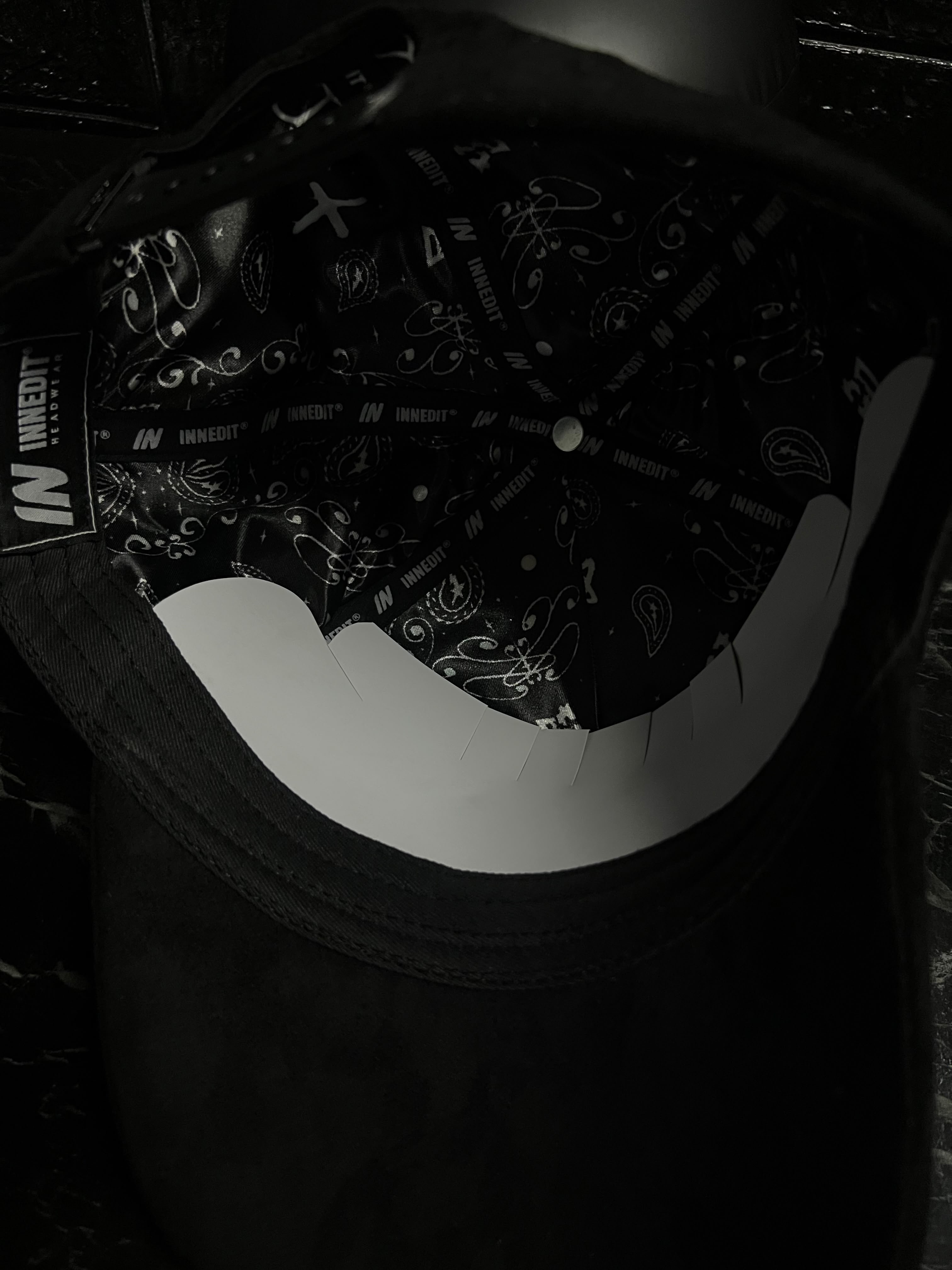 Muratravis Black  3