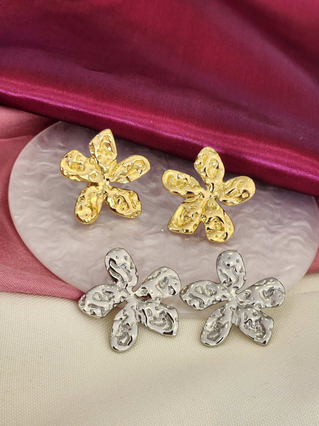 💛 Aretes Charm