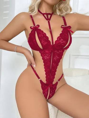 ملابس نسائية مثيرة 