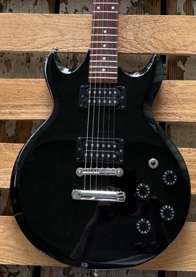 2004 Ibanez GIO GAX70 – Black 2